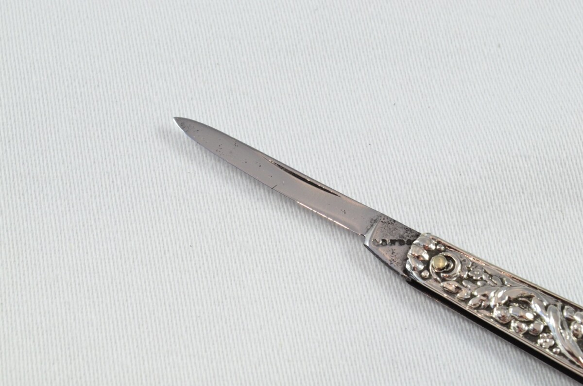 Antique London Folding Stainless Steel Scaled Pocket Pen Knife Floral Patterned - Image 2