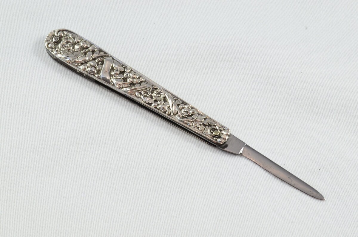 Antique London Folding Stainless Steel Scaled Pocket Pen Knife Floral Patterned - Image 3