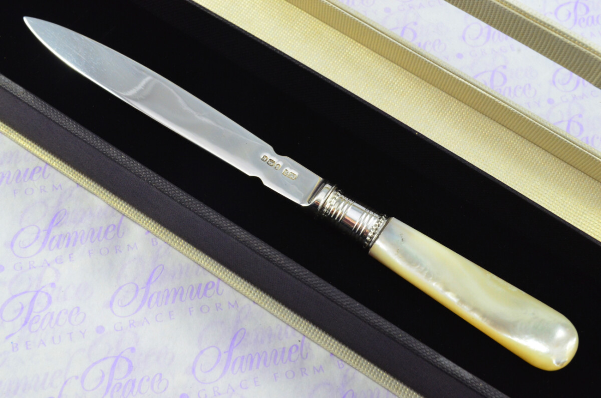 Extraordinary Moses Brent Solid Silver Bladed & Mother of Pearl Handled Letter Opener Sheffield 1810 Cased - Image 2