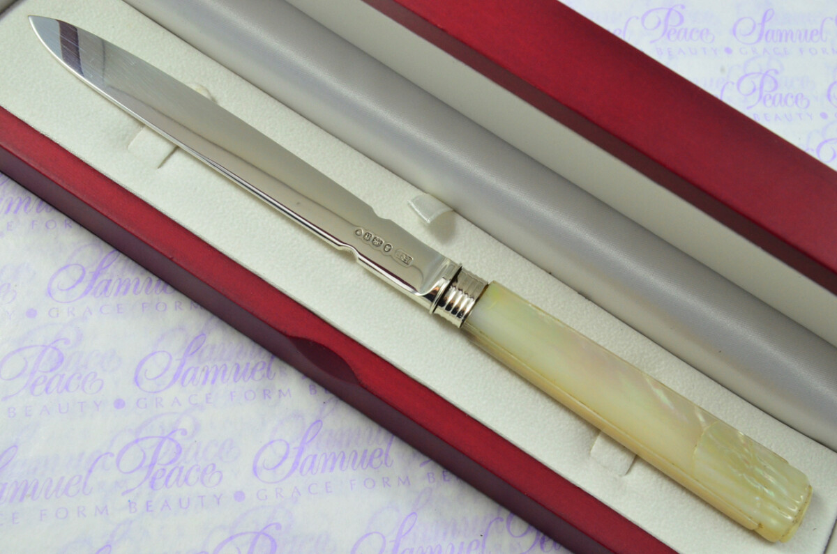 Richard Poulden London Solid Silver Bladed & Mother of Pearl Handled Letter Opener 1823 Cased - Image 2