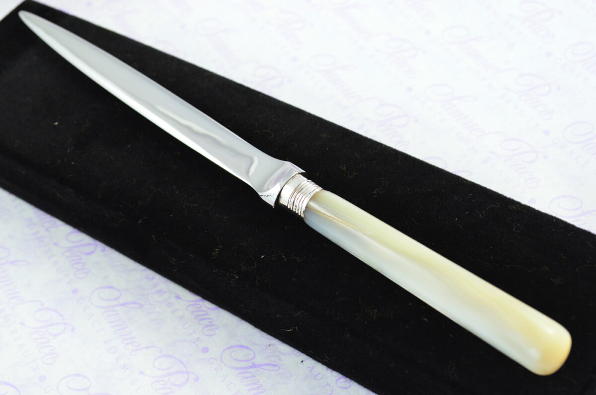 John Yates Solid Silver Bladed & Mother of Pearl Handled Letter Opener Sheffield 1917 Cased