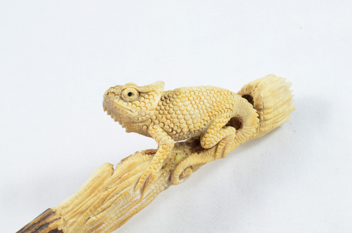 Carved Iguana Walking Stick Cane Top Handle Stag Antler Horn Made Sheffield England - Image 3