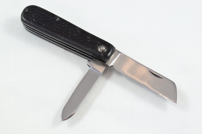 Sheffield Made Antique Folding Black Scaled Pocket Pen Knife - Image 2
