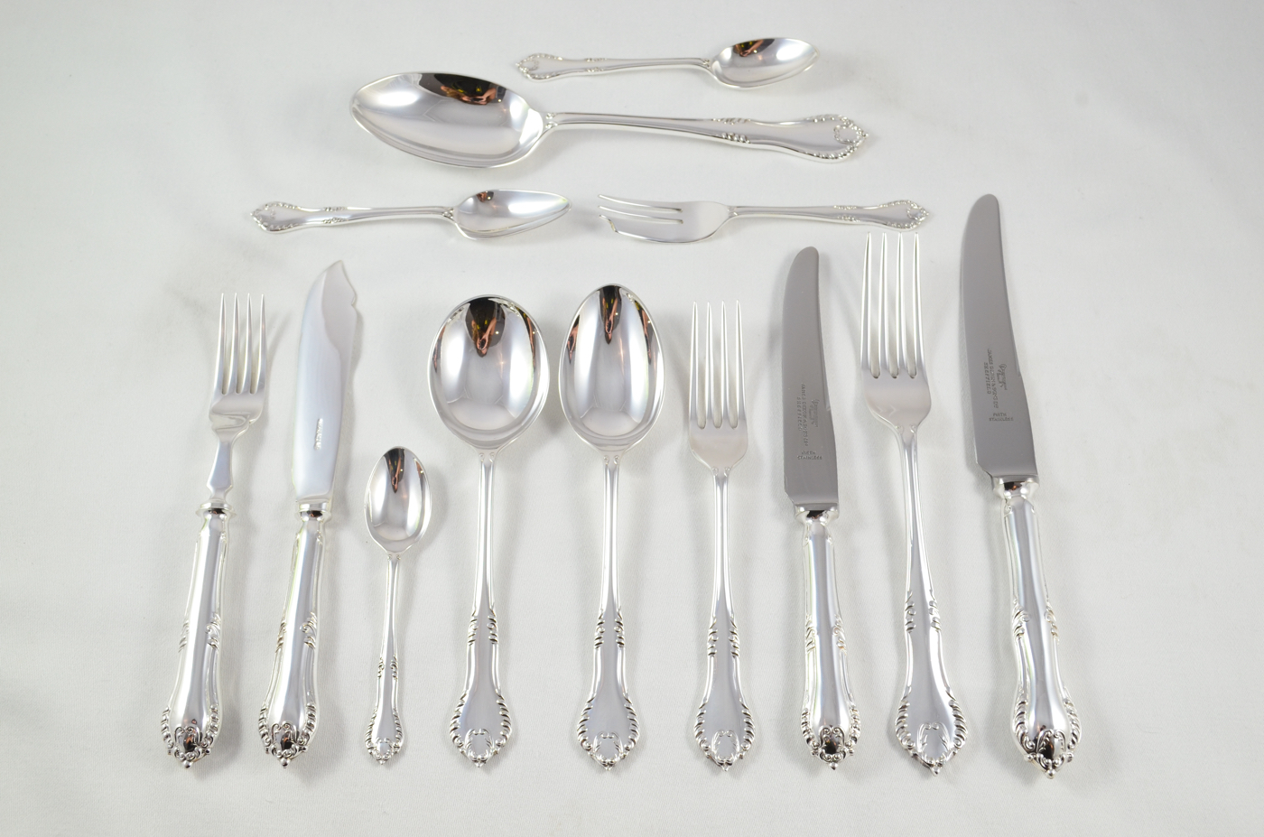 James Dixon 6 Place Settings - Heavy Silver Plated - Chesterfield Pattern - 1985 - 78 Pieces - Unused