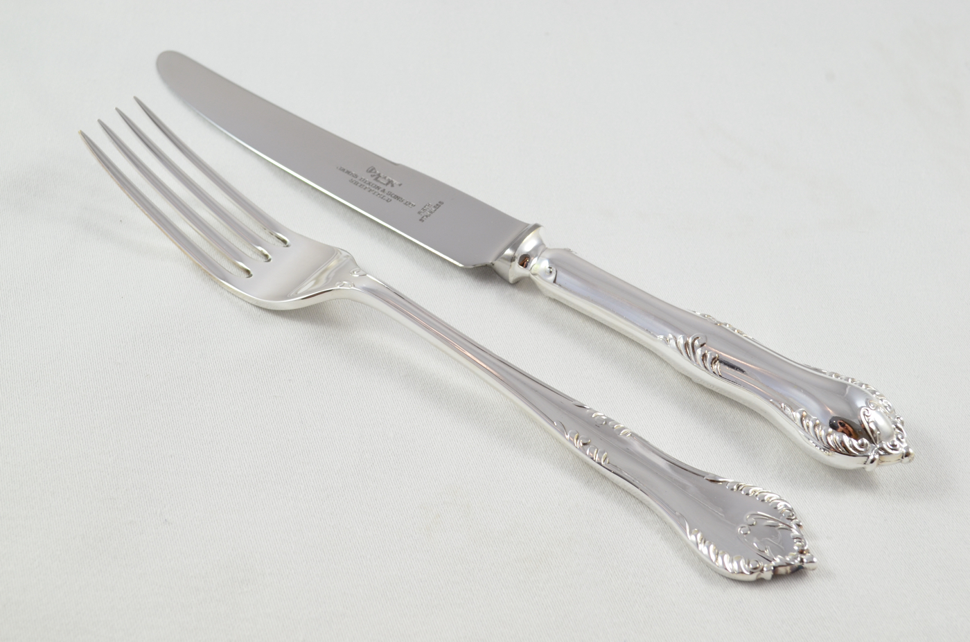 James Dixon 6 Place Settings - Heavy Silver Plated - Chesterfield Pattern - 1985 - 78 Pieces - Unused - Image 2