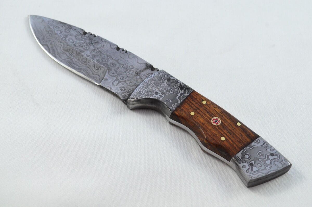 Double Bolster Damascus Steel Hunting Bowie Knife Rosewood Scales Pristine Piece inc Leather Sheath - Image 2