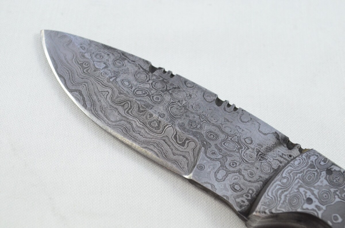 Double Bolster Damascus Steel Hunting Bowie Knife Rosewood Scales Pristine Piece inc Leather Sheath - Image 4
