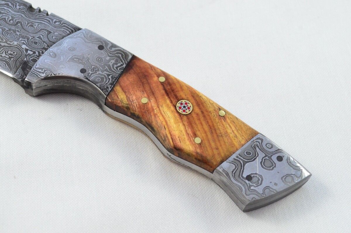 Double Bolster Damascus Steel Hunting Bowie Knife Olive Wood Scales Pristine Piece inc Leather Sheath - Image 2