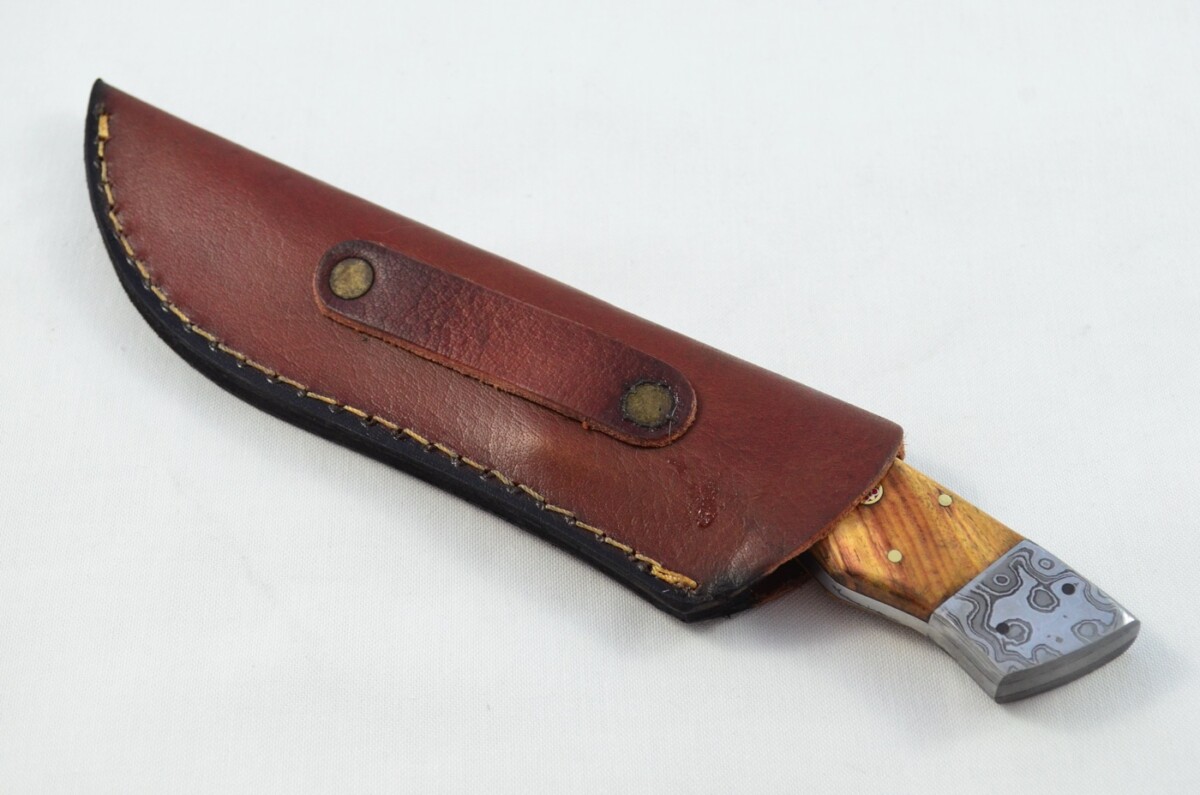 Double Bolster Damascus Steel Hunting Bowie Knife Olive Wood Scales Pristine Piece inc Leather Sheath - Image 6