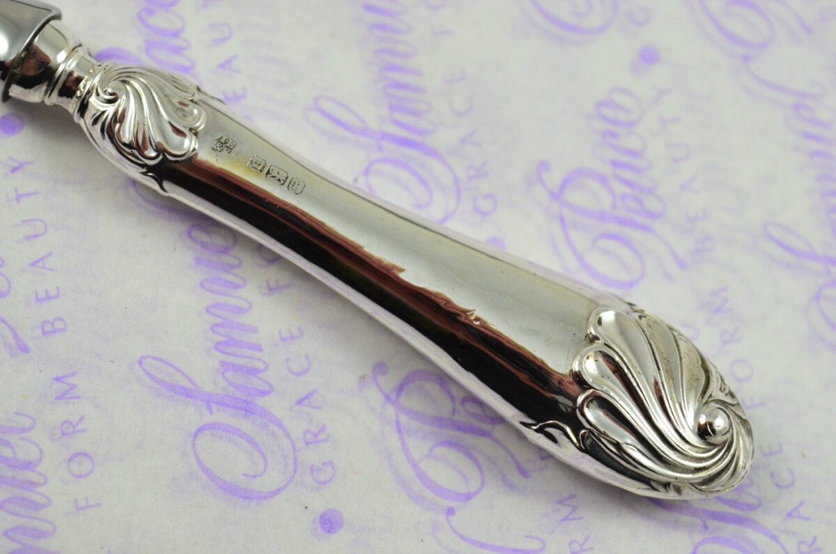 IE&S Sheffield Sterling Silver Handled Letter Opener/Paper knife Ornate Shell Pattern 1909 - Image 3