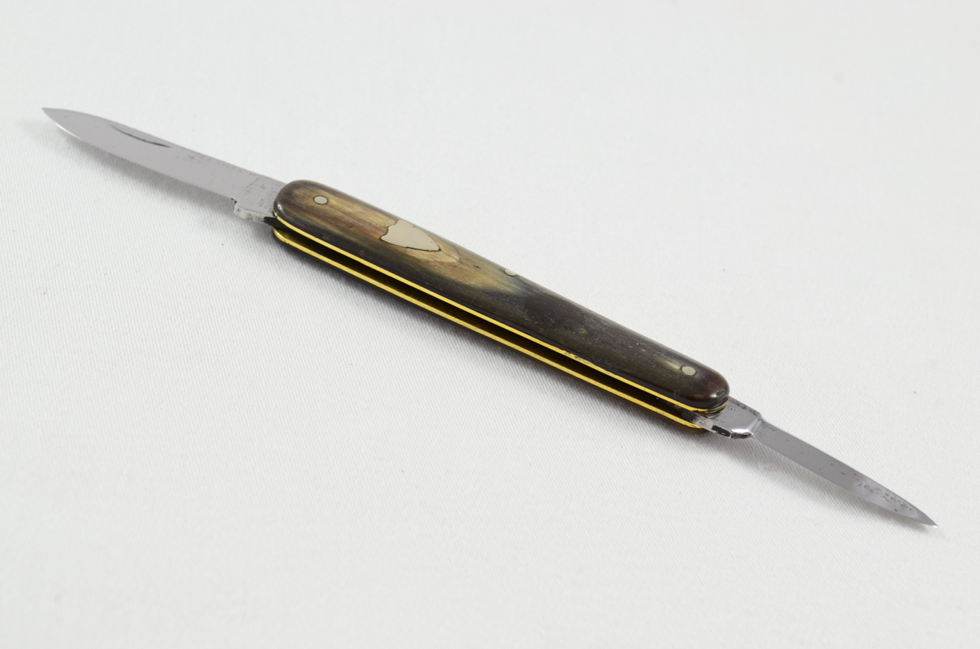 J. Milner 2 Piece Buffalo Horn Handled Pen Knife c.1920 Sheffield