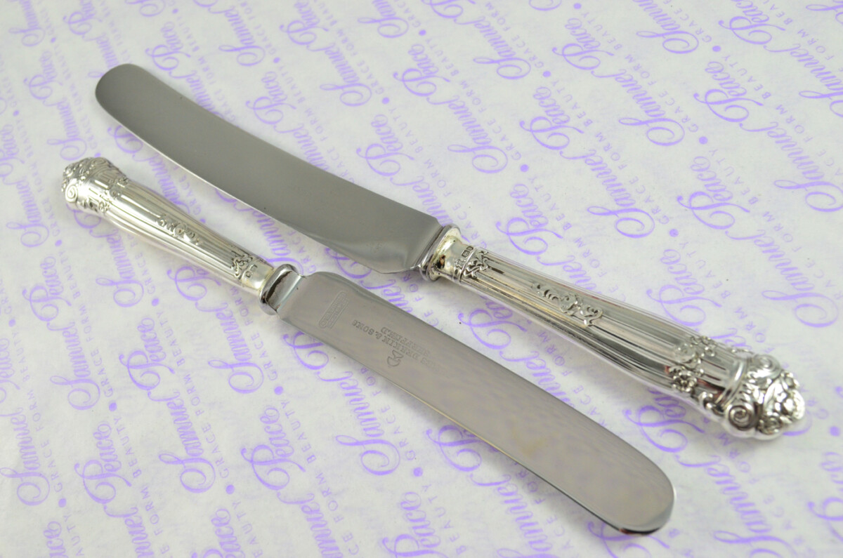 4 Table & 4 Dessert Knives Sterling Silver 1957 Ornate Pattern J Deakin & Sons Sheffield Assayed - Image 2