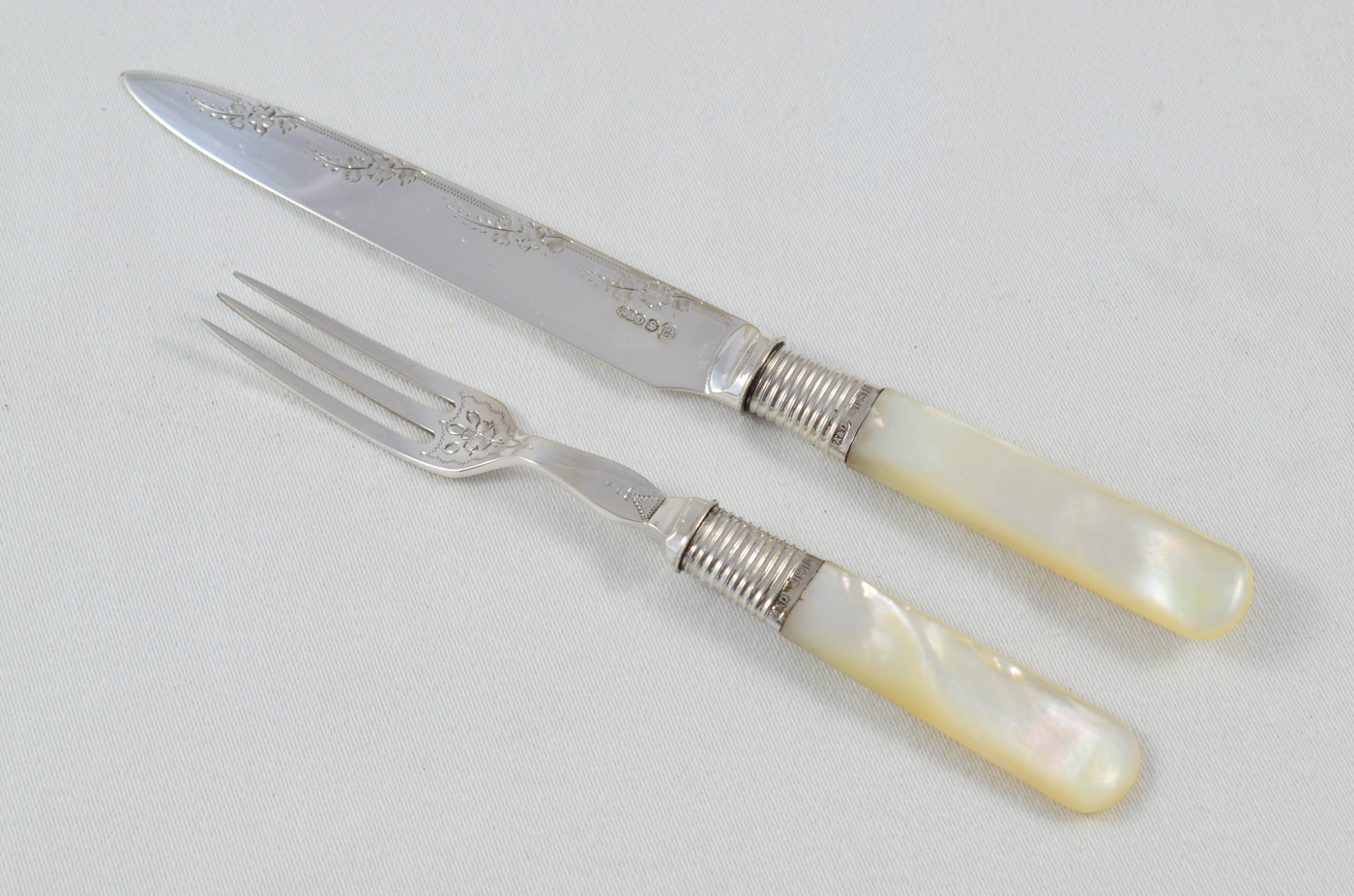 Beautiful Allen & Darwin Silver Ferruled 12 Knives & 12 Forks with Mother Of Pearl Handles 1906 - Image 6