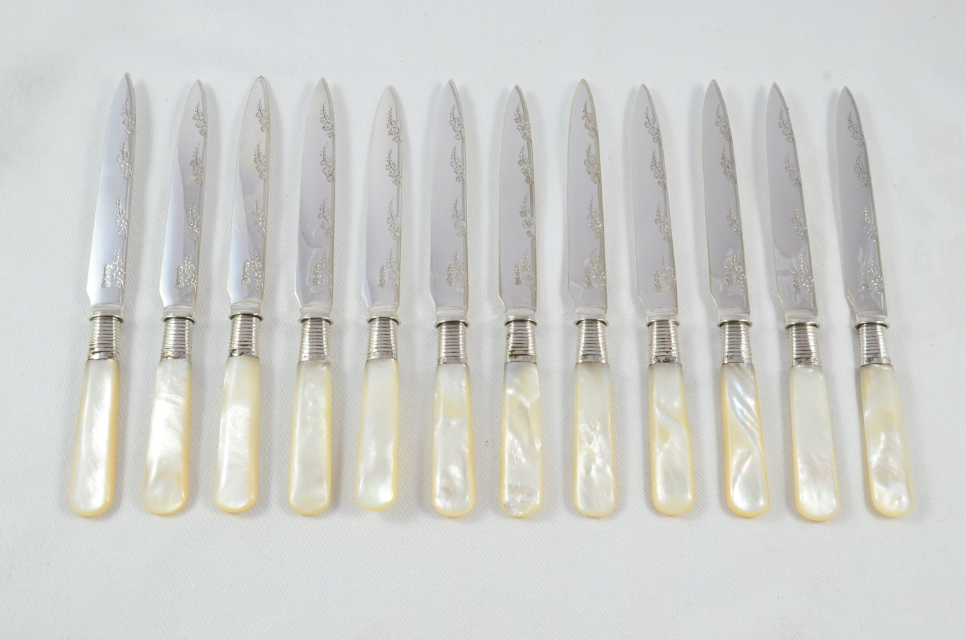 Beautiful Allen & Darwin Silver Ferruled 12 Knives & 12 Forks with Mother Of Pearl Handles 1906 - Image 8
