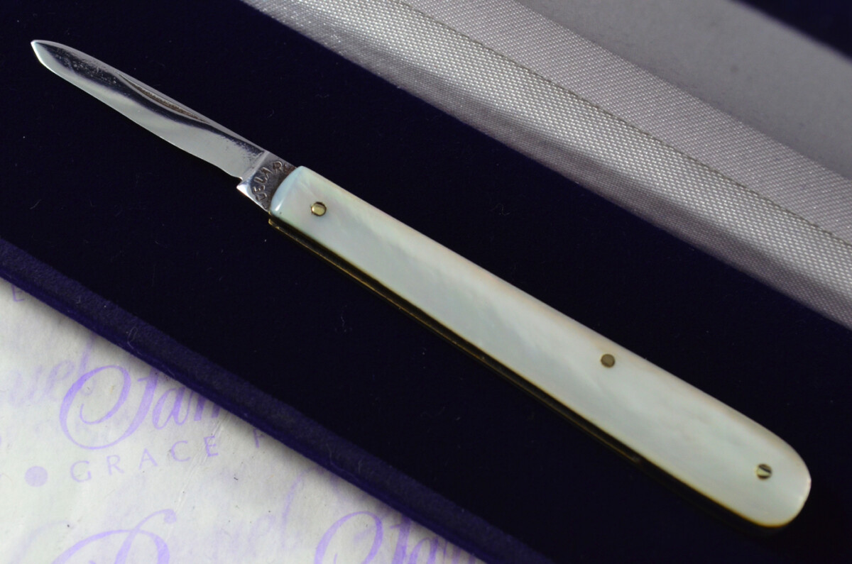 Ladies Single Bladed Fantastic Carbon Steel Bladed Mother Of Pearl Fully Restored Sheffield Made Pen/Pocket Knife c1900