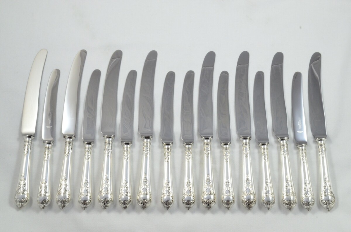 Astounding Sheffield Set of 8 Table & 8 Dessert Knives with Solid Silver Handles Charles II Pattern 1976 - Image 2