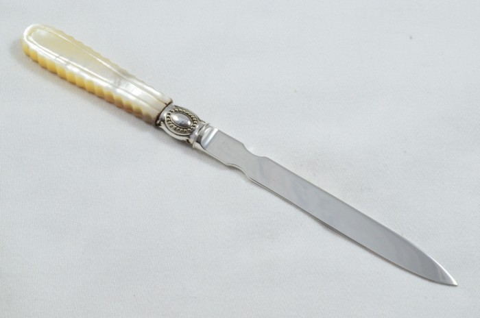 Amazing William Sansom Solid Silver Bladed and Carved Mother of Pearl Handled Letter Opener Sheffield 1838 Cased - Image 6