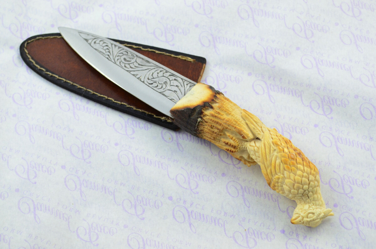 Astonishing Bespoke Hand Carved Falcon Stag Horn Antler Handle Sgian Dubh Hand Engraved Blade Sheffield England - Image 2