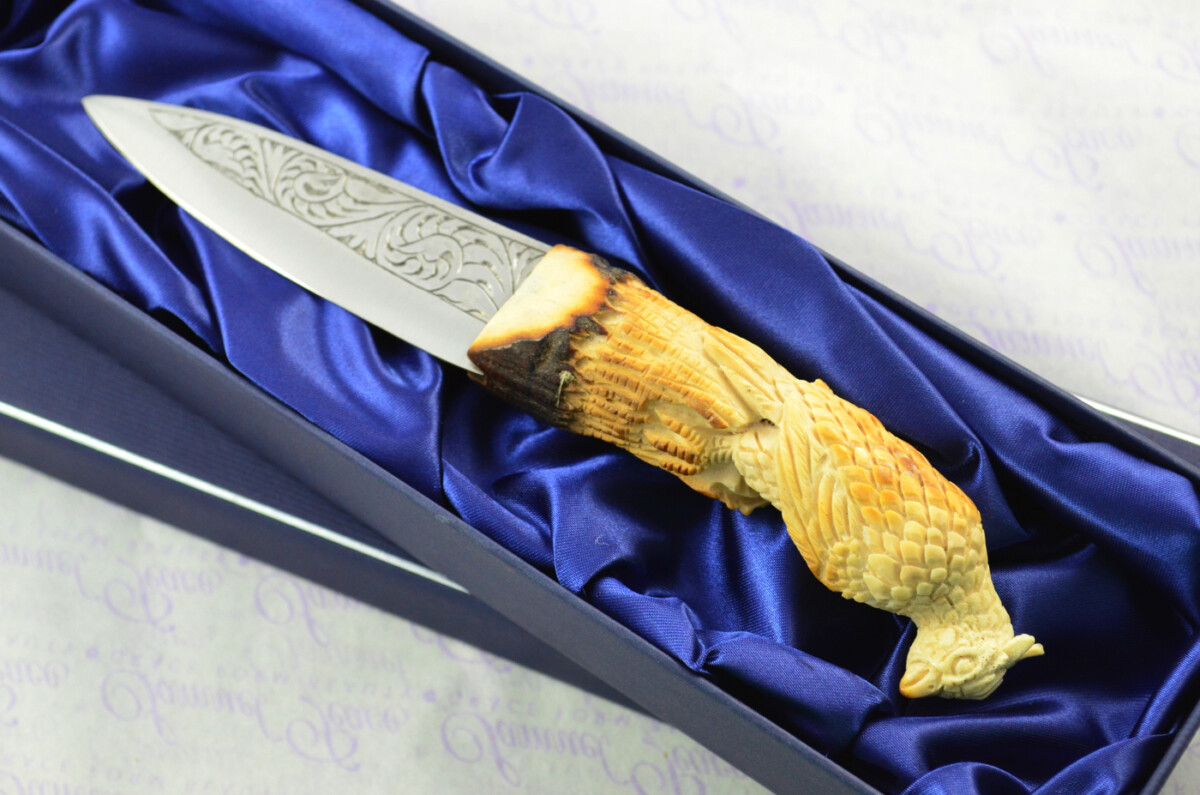 Astonishing Bespoke Hand Carved Falcon Stag Horn Antler Handle Sgian Dubh Hand Engraved Blade Sheffield England
