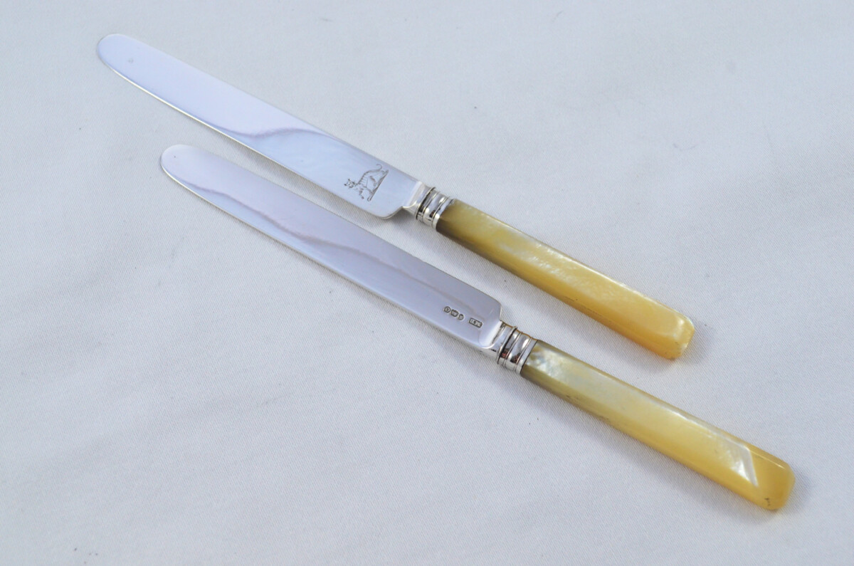 6 Moses Brent Mother of Pearl & Solid Silver Knives Hallmarked 1815 - Image 4
