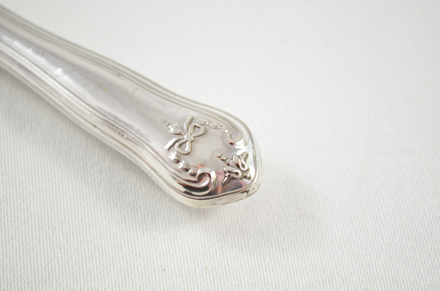 Boxed CH Beatson Floral Pattern Sterling Silver Bottle Opener Sheffield 1920 - Image 3