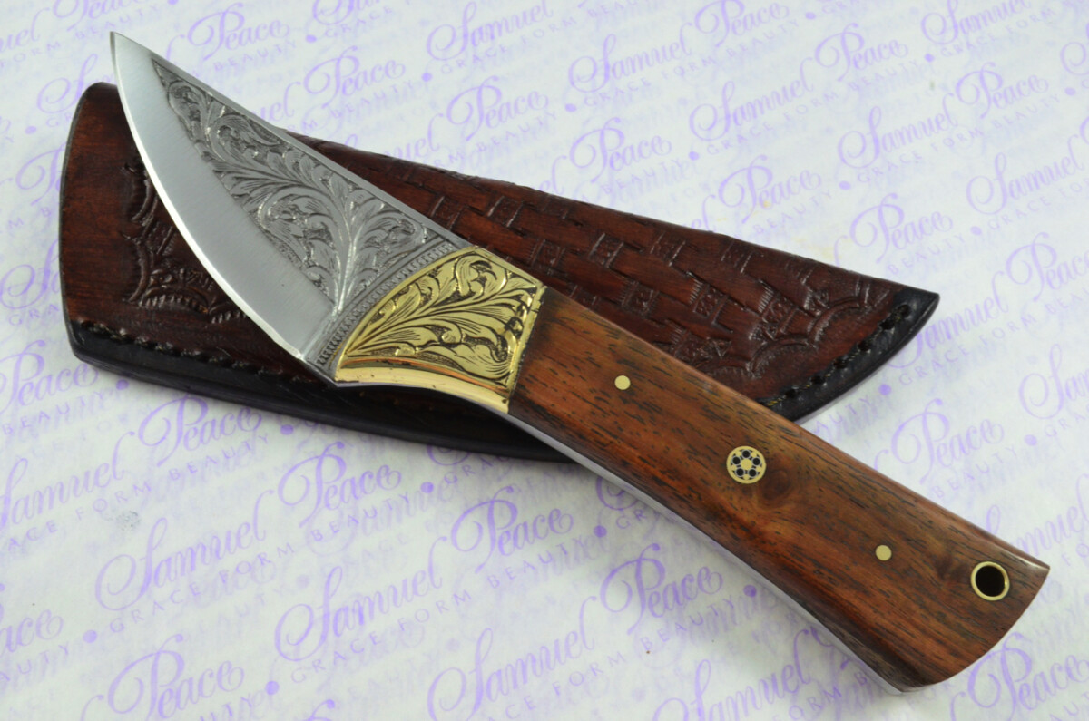 New Fantastic Hand Engraved Carbon 01 Tool Steel Hunting/Bowie Knife Rosewood Scales Unbelievable Piece Pristine inc Leather Sheath