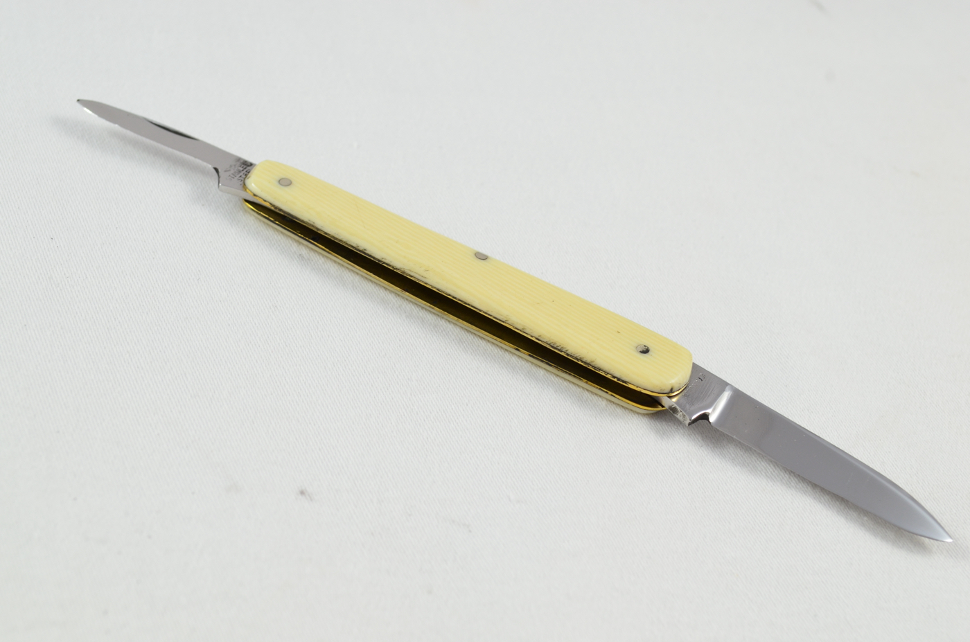 Sheffield, England Plastic Imitation Ivory Handled Pen Knife - Image 4