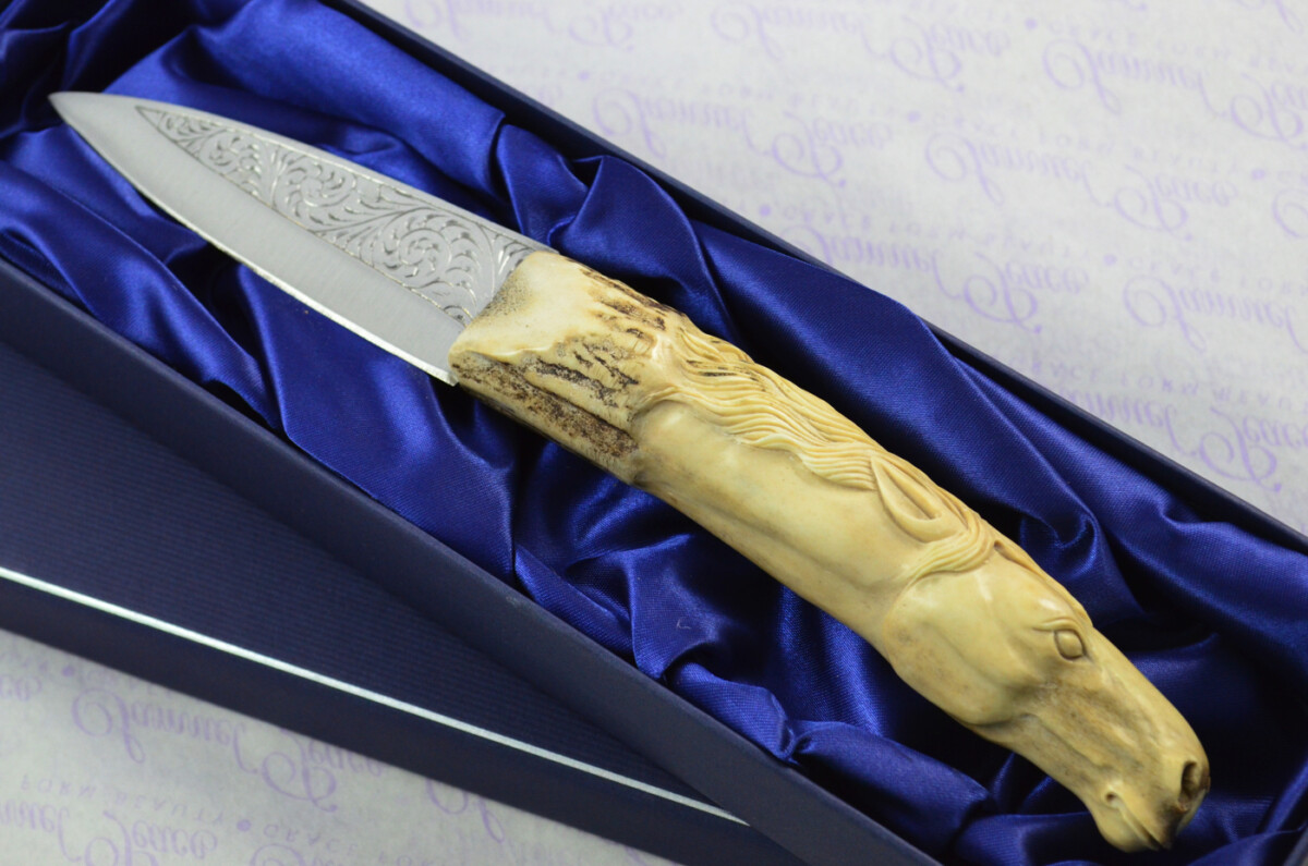 Astonishing Bespoke Hand Carved Horse Stag Horn Antler Handle Sgian Dubh Hand Engraved Blade Sheffield England
