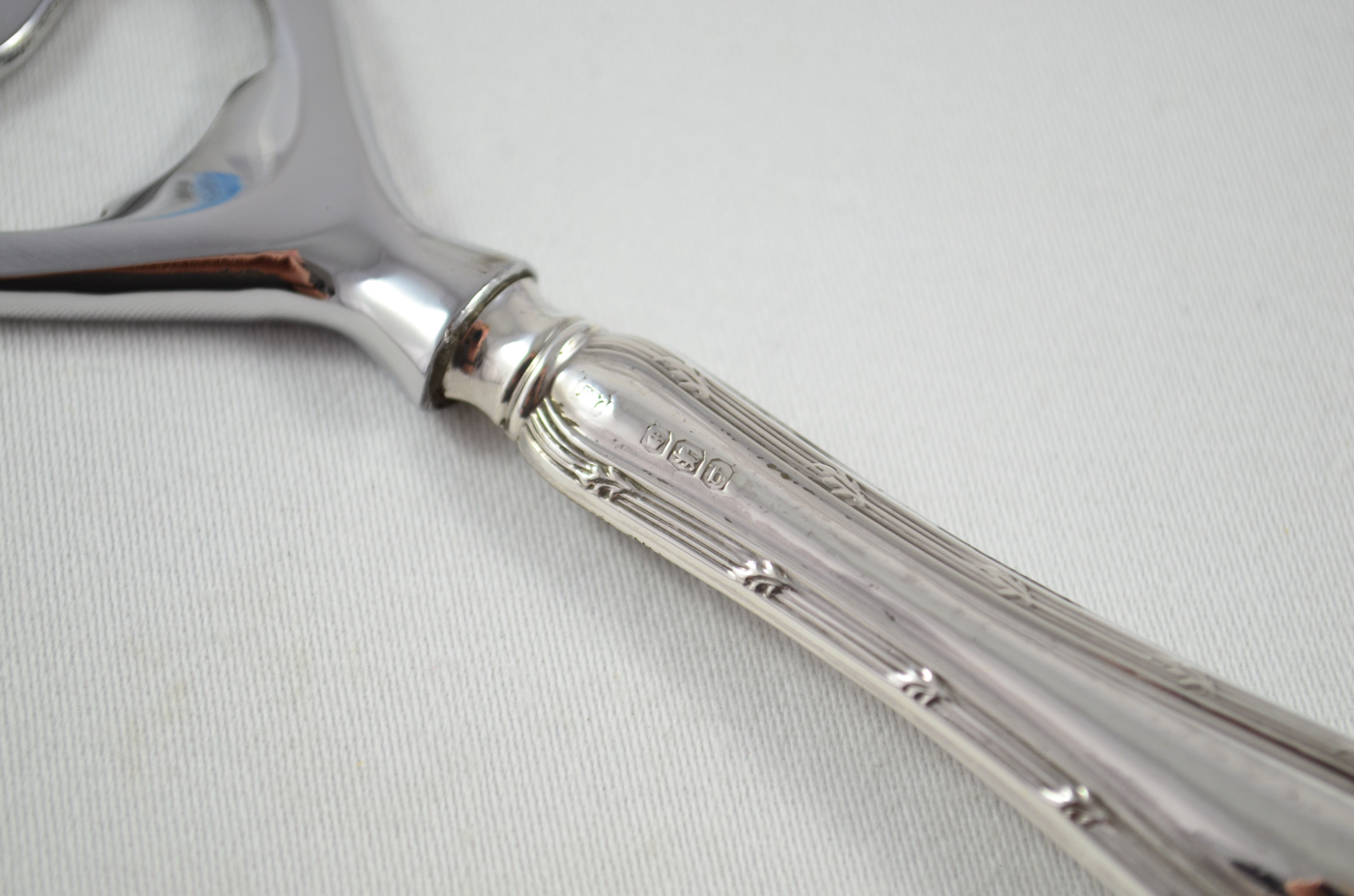 Boxed John Yates Ribbon & Bow Pattern Sterling Silver Bottle Opener Sheffield 1919 - Image 4