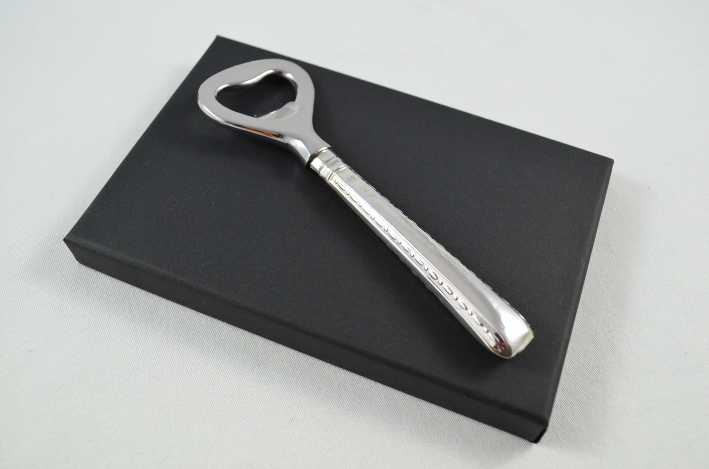 Boxed Thomas Bradbury & Sons Bead Edge Pattern Sterling Silver Bottle Opener Sheffield 1900