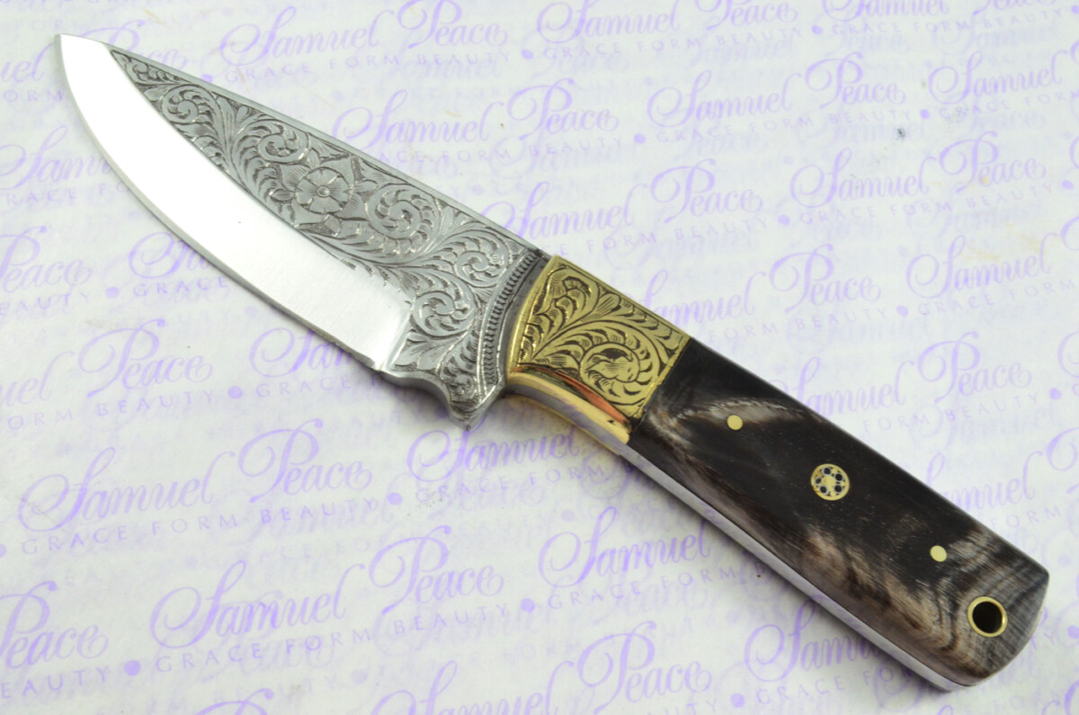 New Fantastic Hand Engraved Carbon 01 Tool Steel Hunting/Bowie Knife Buffalo Scales Unbelievable Piece Pristine inc Leather Sheath - Image 2