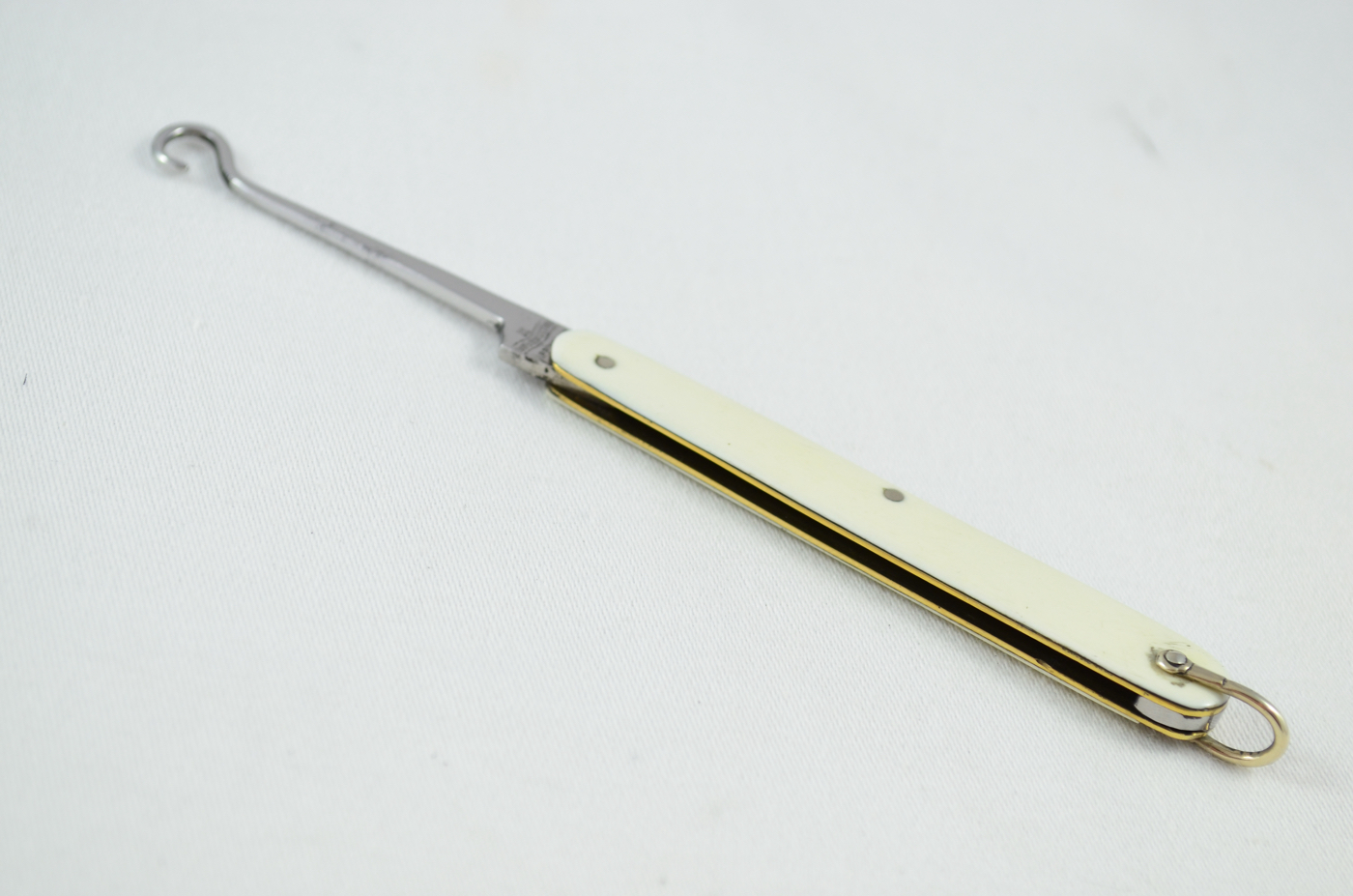 Mappin & Webb Plastic Imitation Ivory Handled Button Hook