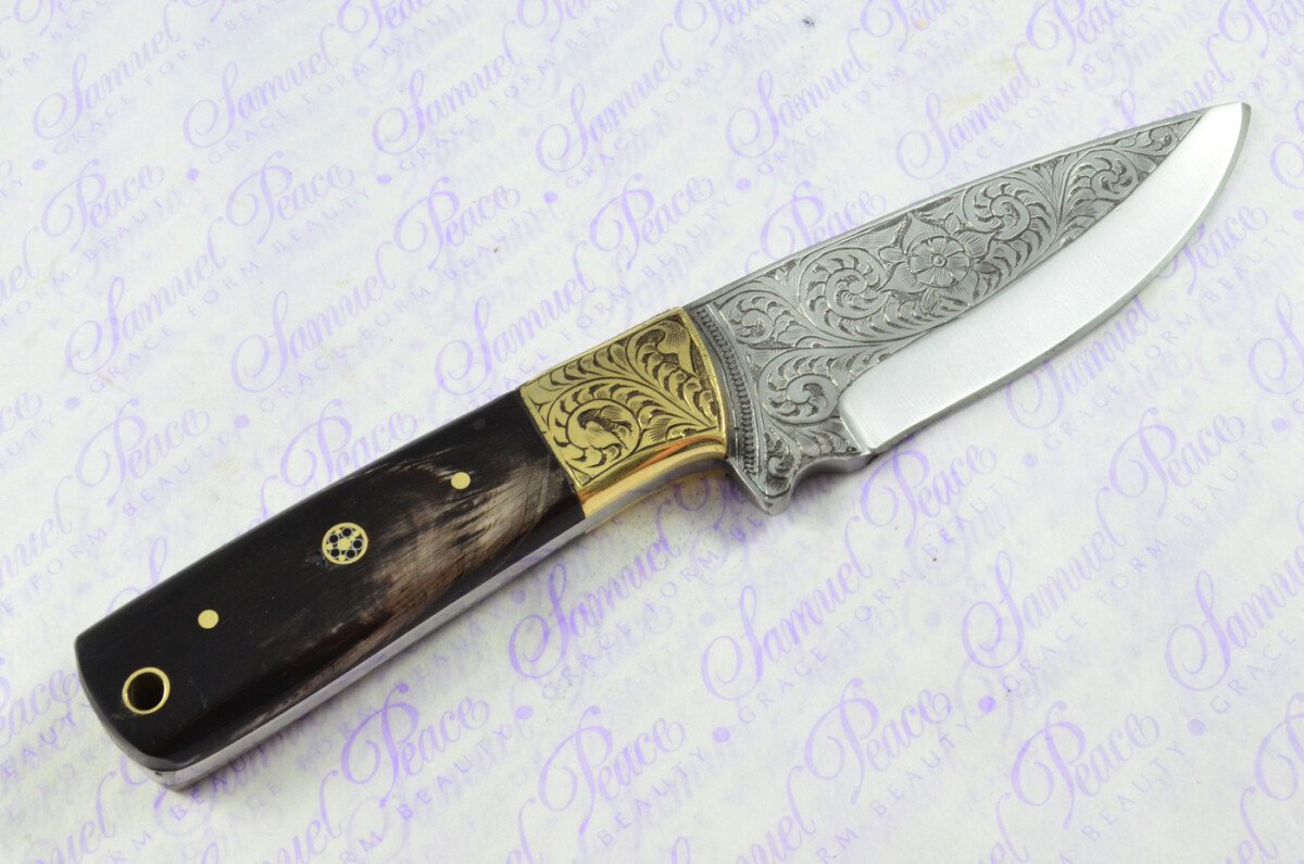 New Fantastic Hand Engraved Carbon 01 Tool Steel Hunting/Bowie Knife Buffalo Scales Unbelievable Piece Pristine inc Leather Sheath - Image 4