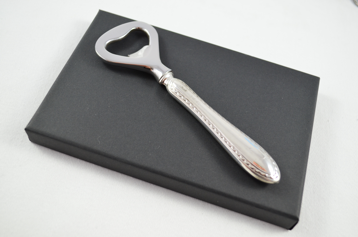 Boxed Harrison Fisher & Co Feather Edge Pattern Sterling Silver Bottle Opener Sheffield 1909