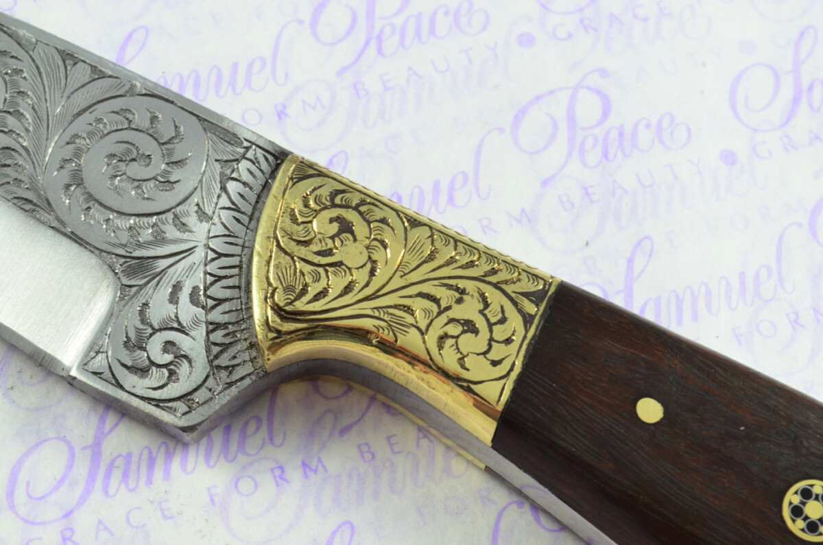 New Fantastic Hand Engraved Carbon 01 Tool Steel Hunting/Bowie Knife Rosewood Scales Unbelievable Piece Pristine inc Leather Sheath - Image 5