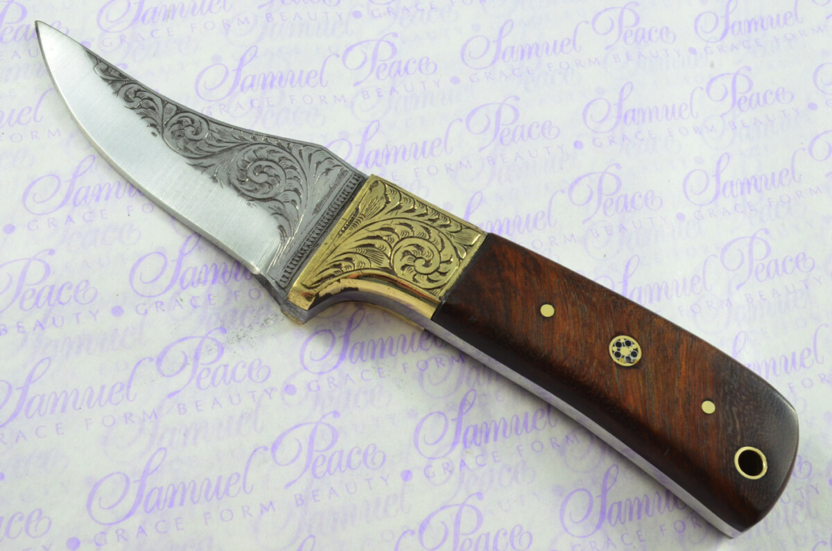 New Fantastic Hand Engraved Carbon 01 Tool Steel Hunting/Bowie Knife Rosewood Scales Unbelievable Piece Pristine inc Leather Sheath - Image 2