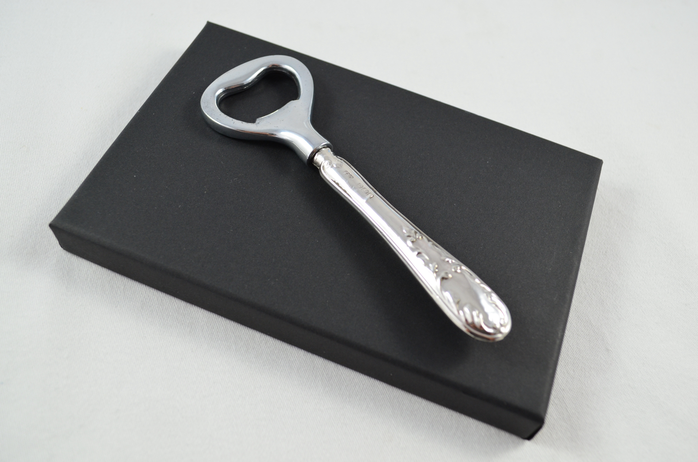Boxed Frank Cobb Chesterfield Pattern Sterling Silver Bottle Opener Sheffield 1919