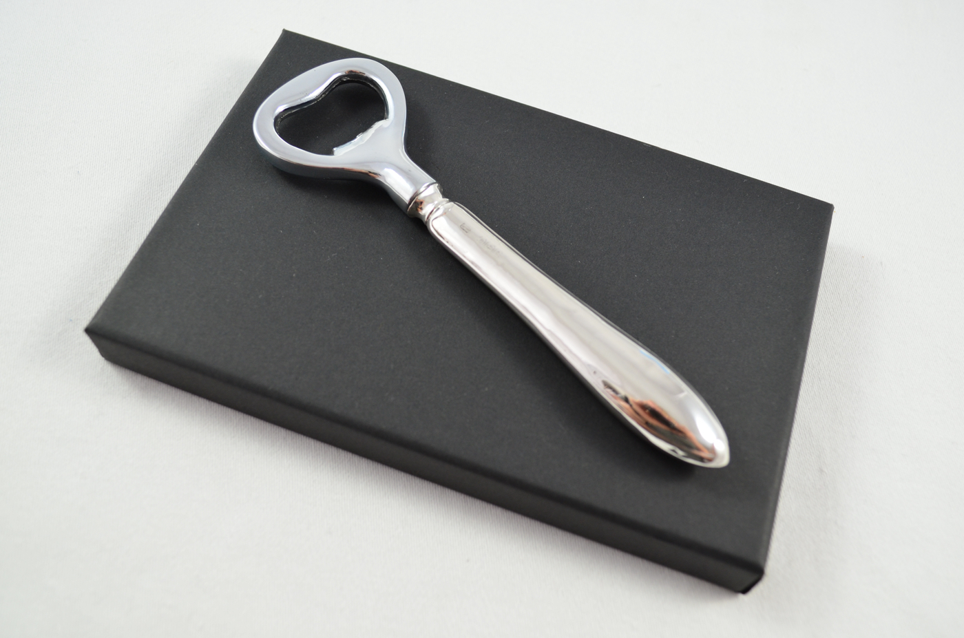 Boxed E Viner Old English Pattern Sterling Silver Bottle Opener Sheffield 1920