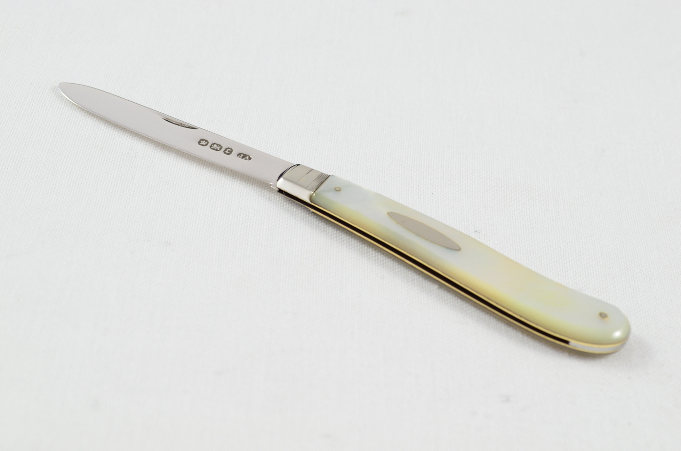 Fabulous Silver Bladed Mother of Pearl Handled Pen Knife J. Adams Sheffield 1909