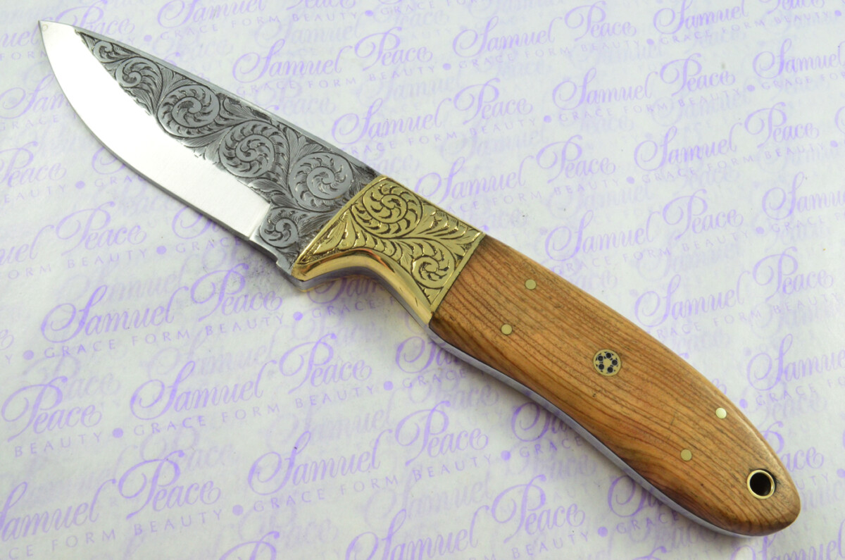 New Fantastic Hand Engraved Carbon 01 Tool Steel Hunting/Bowie Knife Olive Wood Scales Unbelievable Piece Pristine inc Leather Sheath - Image 2