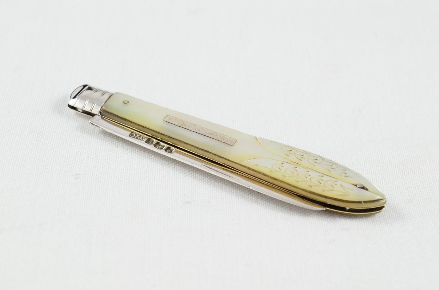 Fantastic Silver Bladed Hand Carved Mother of Pearl Handled Pen Knife J.Y.C Sheffield 1887 - Image 5