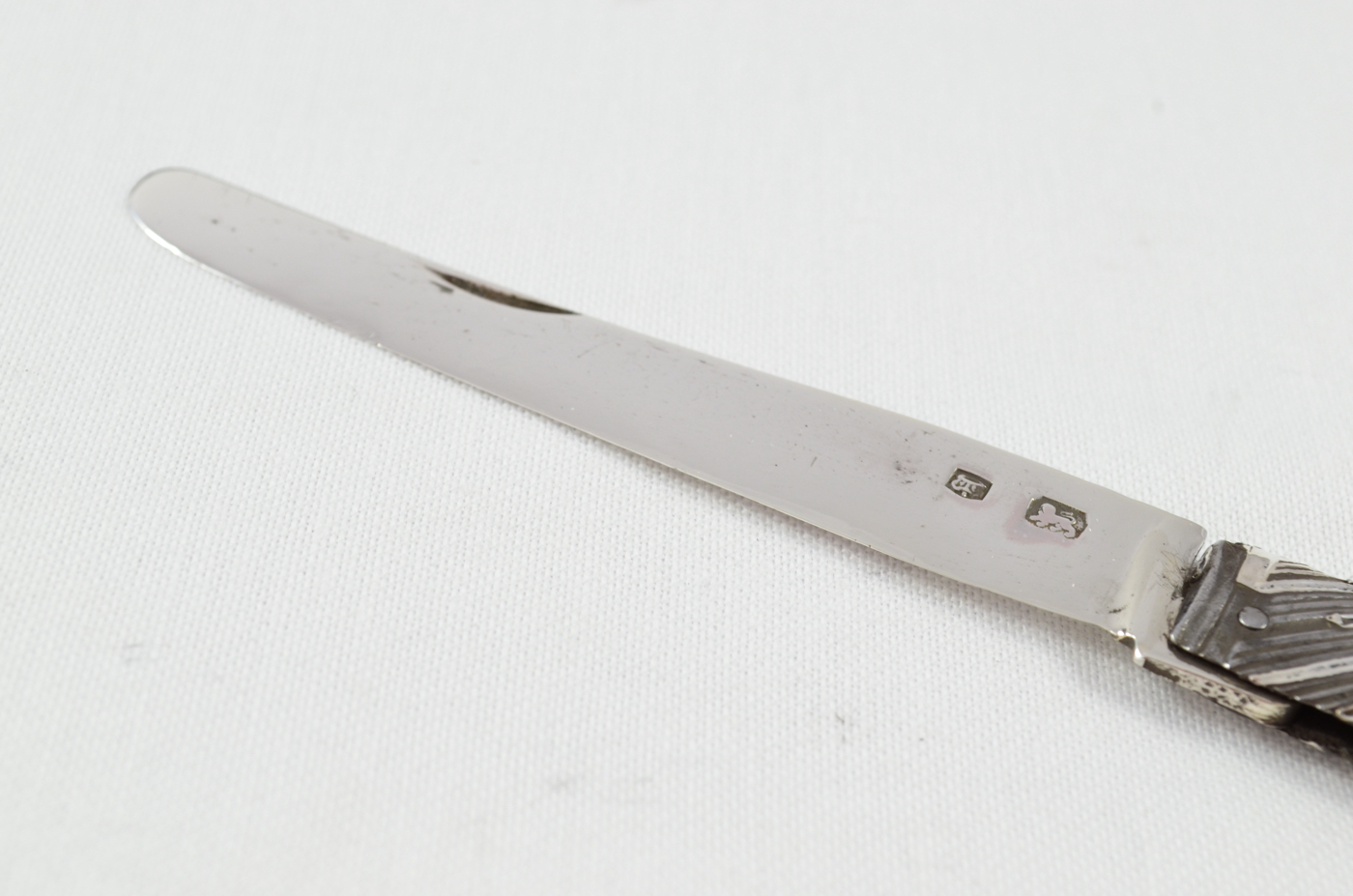 Incredibly Rare Georgian 1760s Silver Bladed Mother of Pearl Handled Pen Knife - Image 2