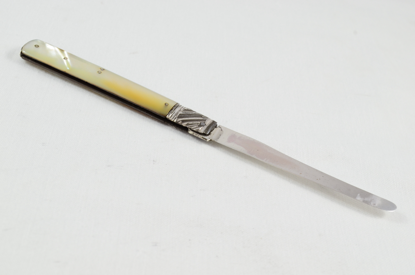 Incredibly Rare Georgian 1760s Silver Bladed Mother of Pearl Handled Pen Knife - Image 4
