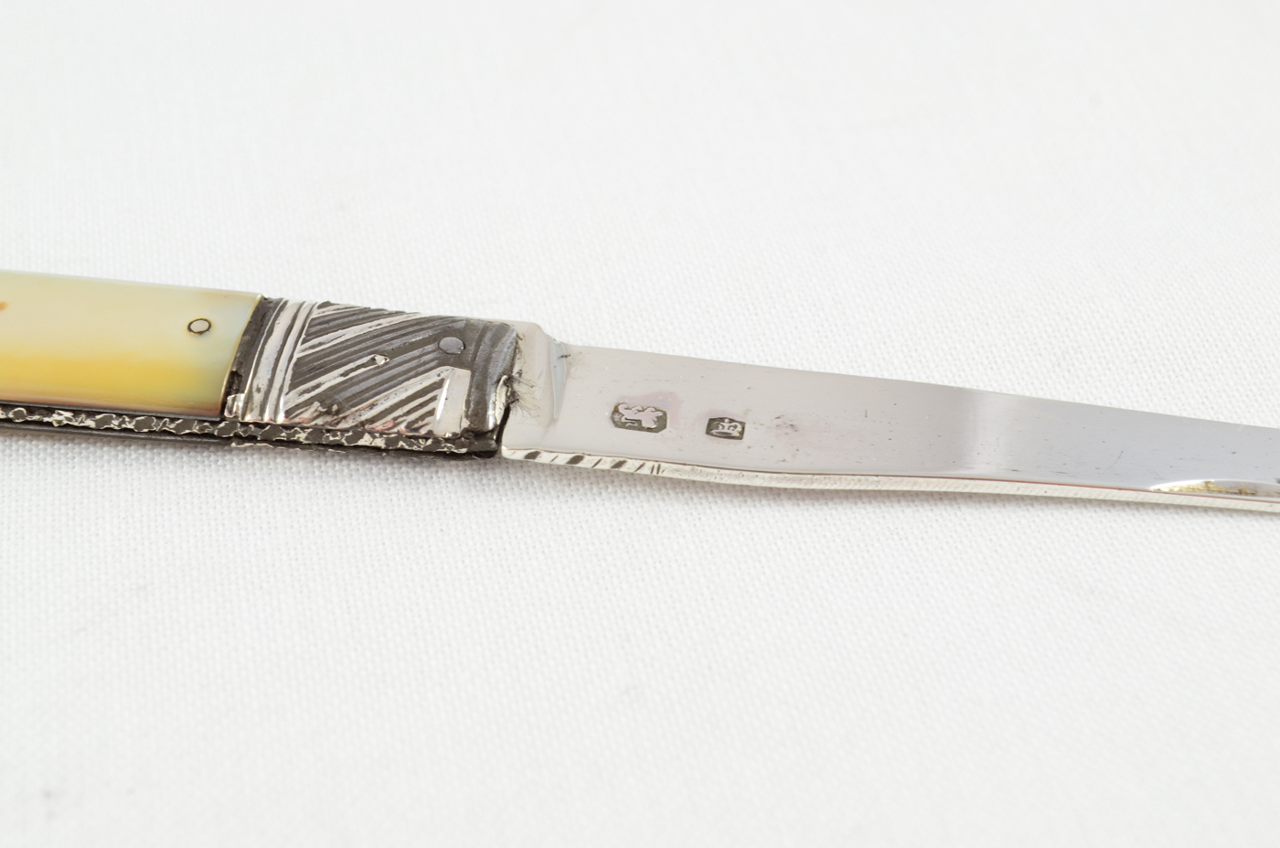Incredibly Rare Georgian 1760s Silver Bladed Mother of Pearl Handled Pen Knife - Image 5