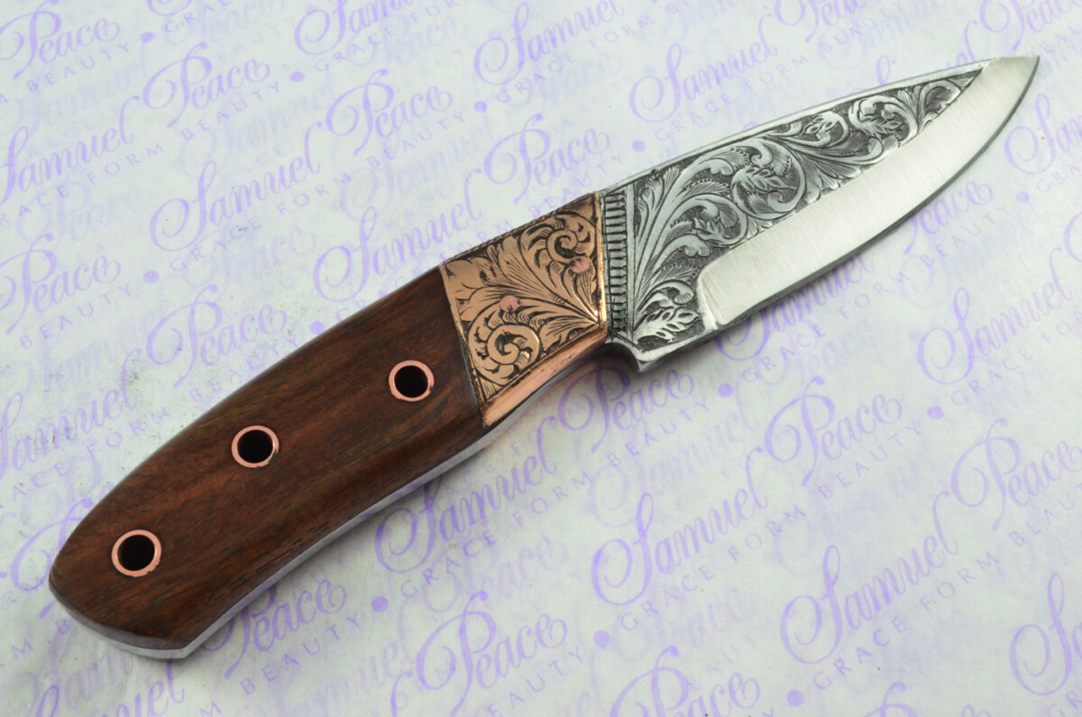 New Fantastic Hand Engraved Carbon 01 Tool Steel Hunting/Bowie Knife Rosewood Scales Unbelievable Piece Pristine inc Leather Sheath - Image 4