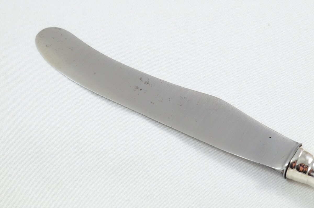 An INCREDIBLY RARE Collection - 12x Sterling Silver Pistol Dinner Knives c. 1700's - Image 5
