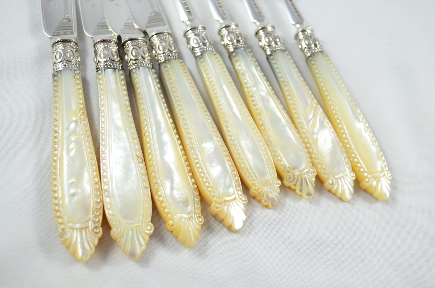A RARE Hand Engraved Solid Silver and Hand Carved Mother of Pearl Set of 4 Knives & 4 Forks Assayed 1870 - Image 3