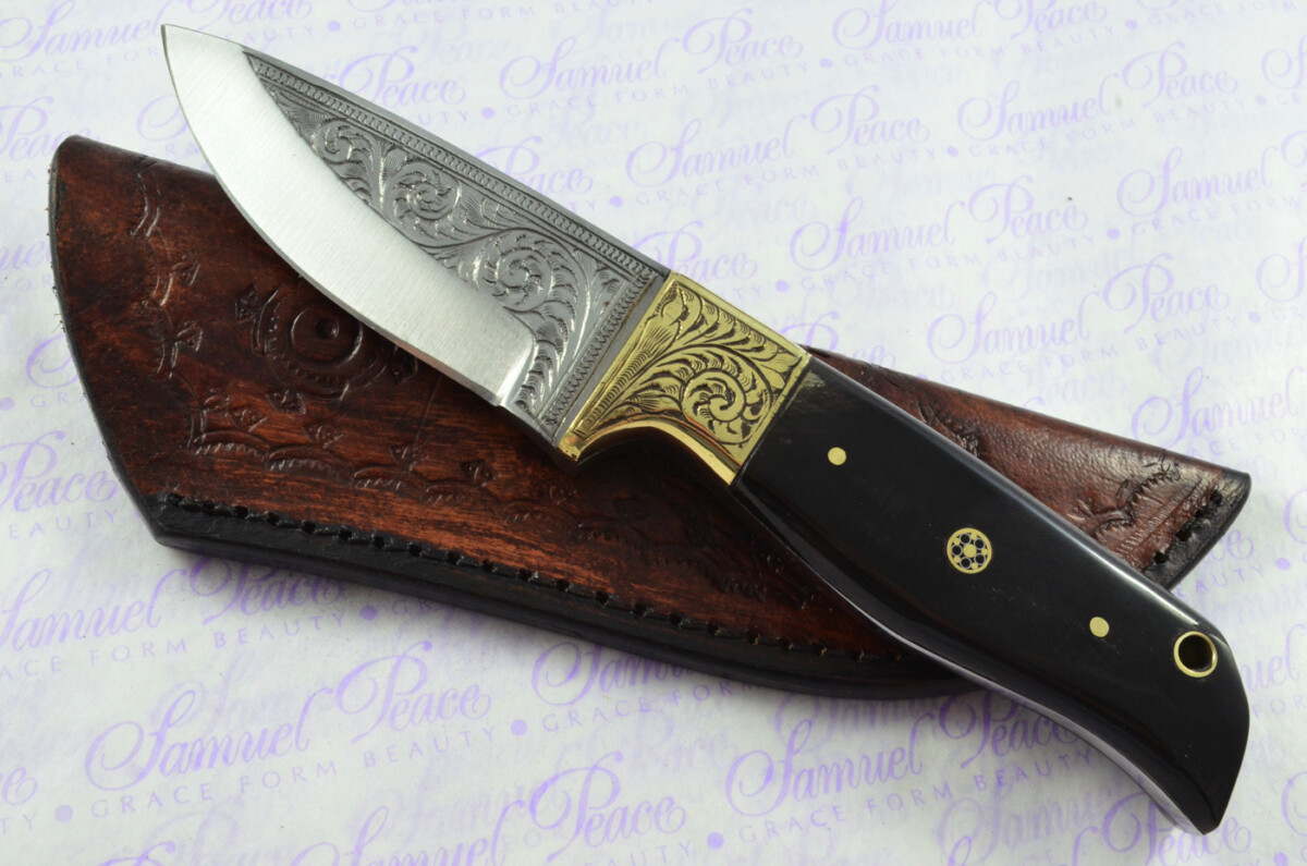 New Fantastic Hand Engraved Carbon 01 Tool Steel Hunting/Bowie Knife Buffalo Scales Unbelievable Piece Pristine inc Leather Sheath