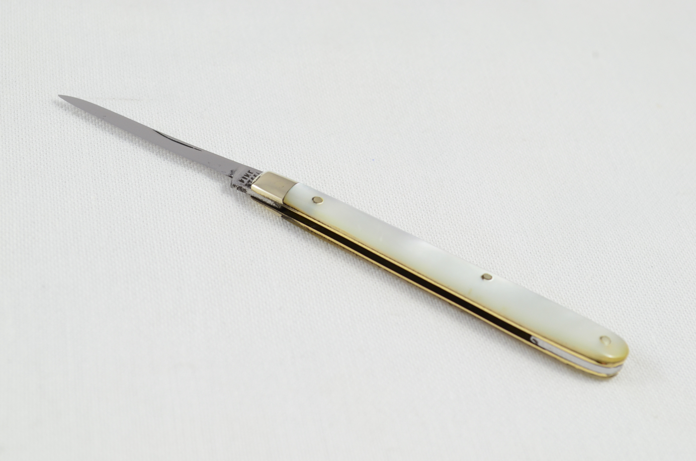 Fine Steel Quill Knife With Mother Of Pearl Scales