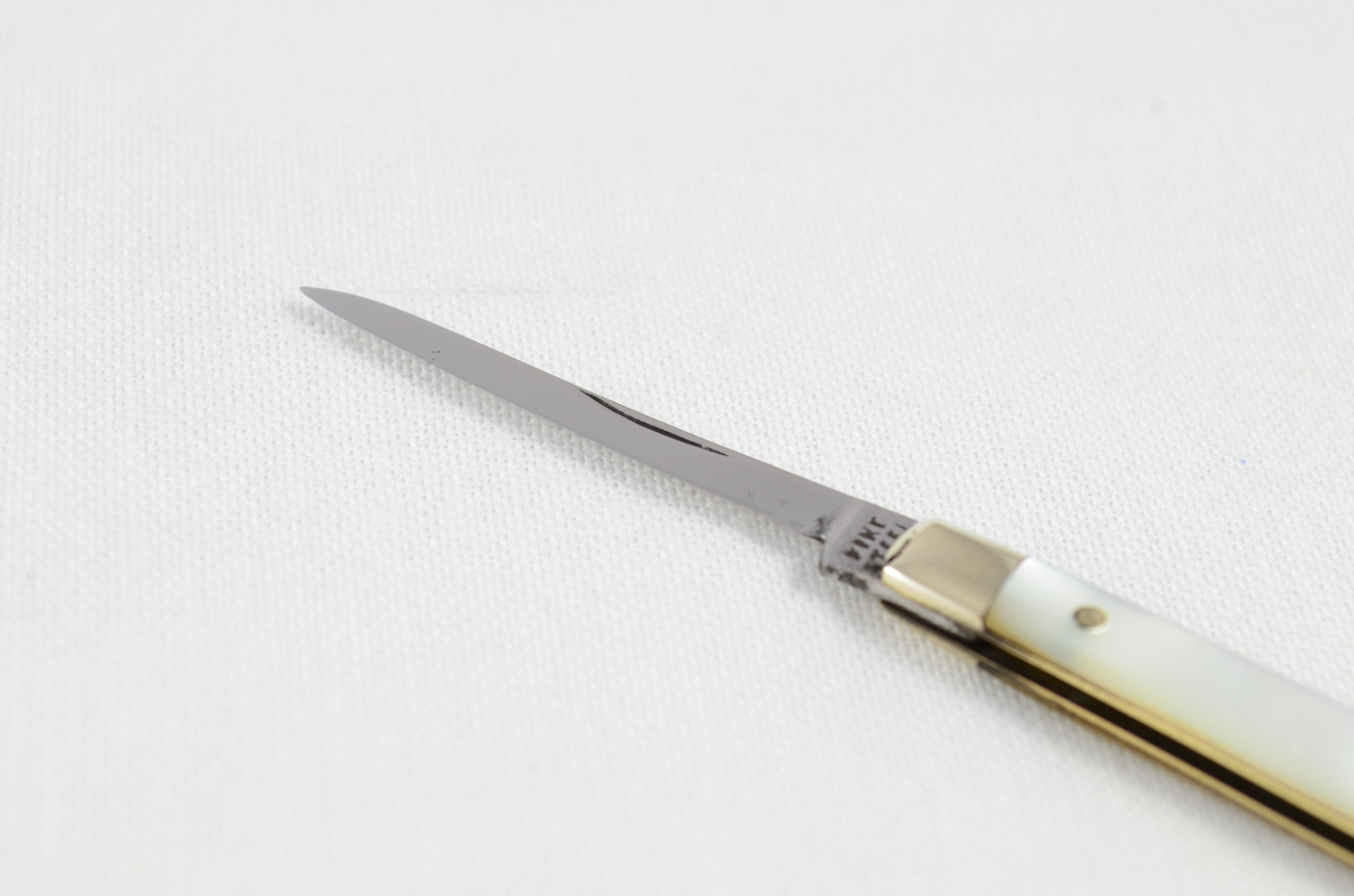 Fine Steel Quill Knife With Mother Of Pearl Scales - Image 2